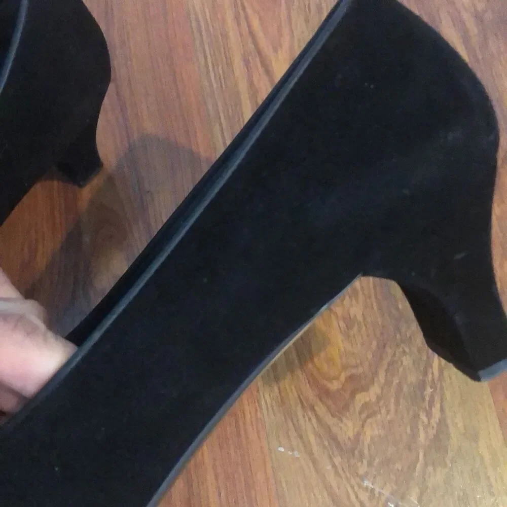 Salvador Ferragamo black suede closed toe tassel pumps 8.5￼ B